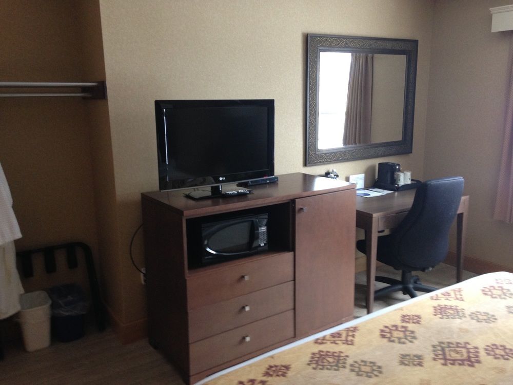 Cornwall Quality Inn & Suites מראה חיצוני תמונה
