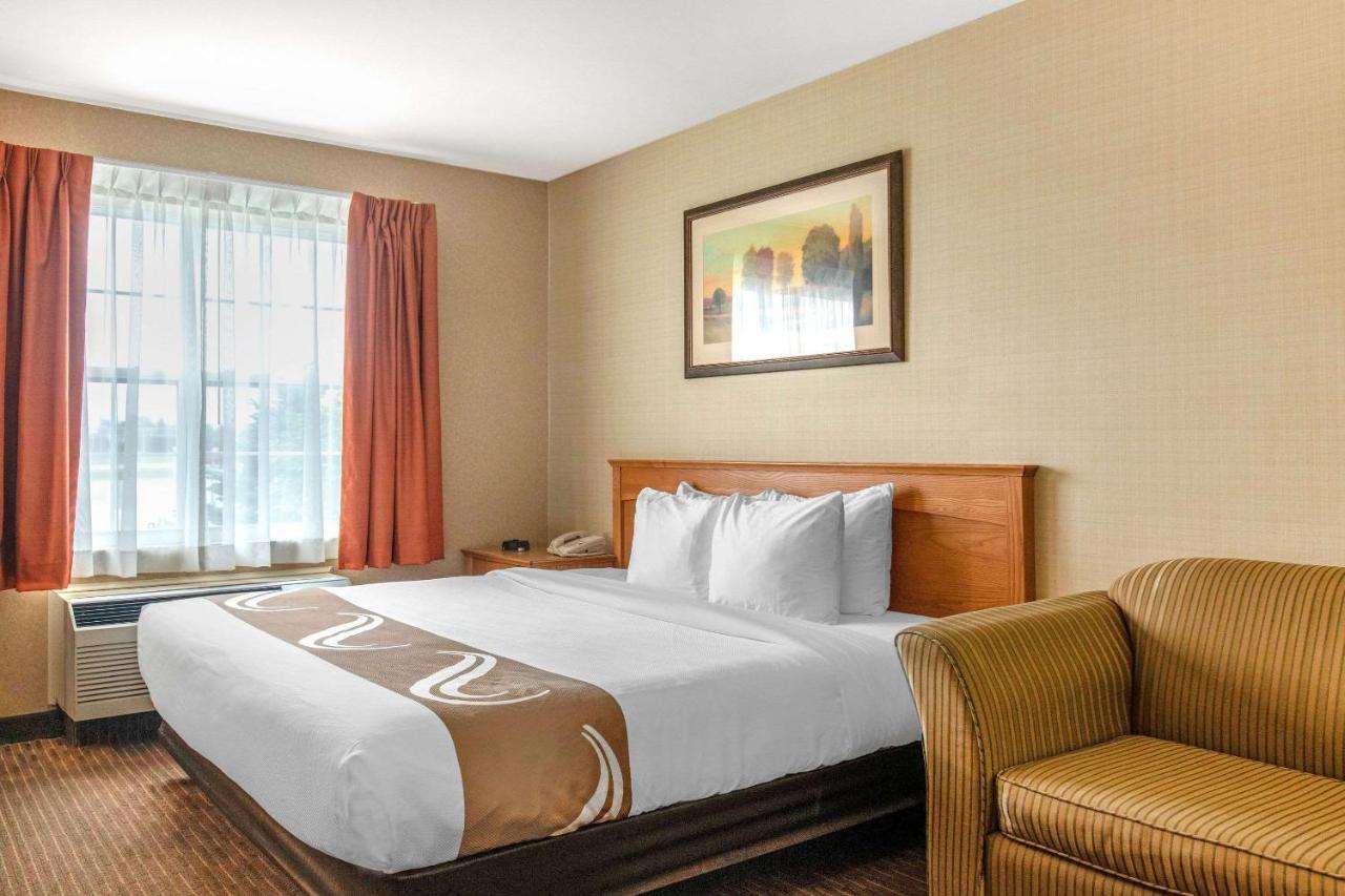 Cornwall Quality Inn & Suites מראה חיצוני תמונה