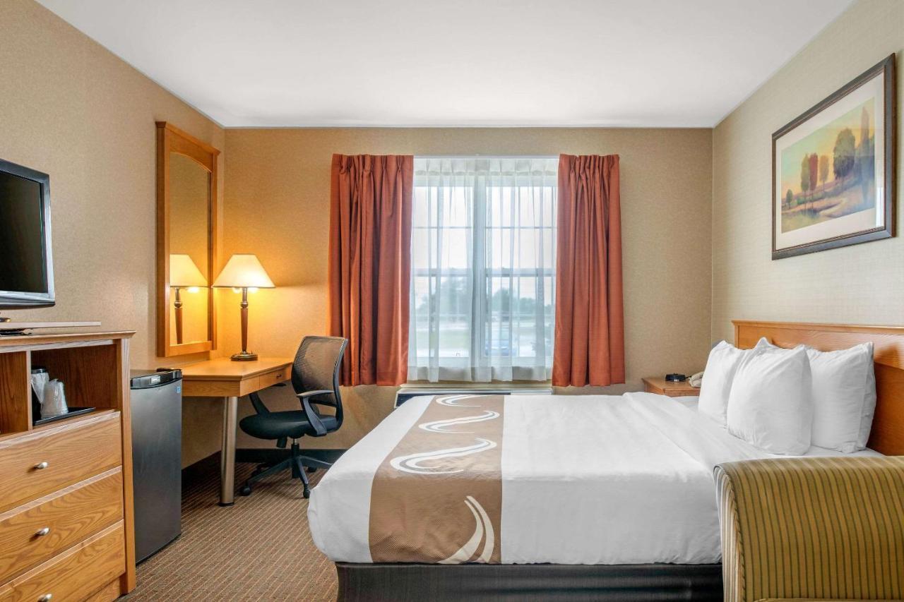 Cornwall Quality Inn & Suites מראה חיצוני תמונה