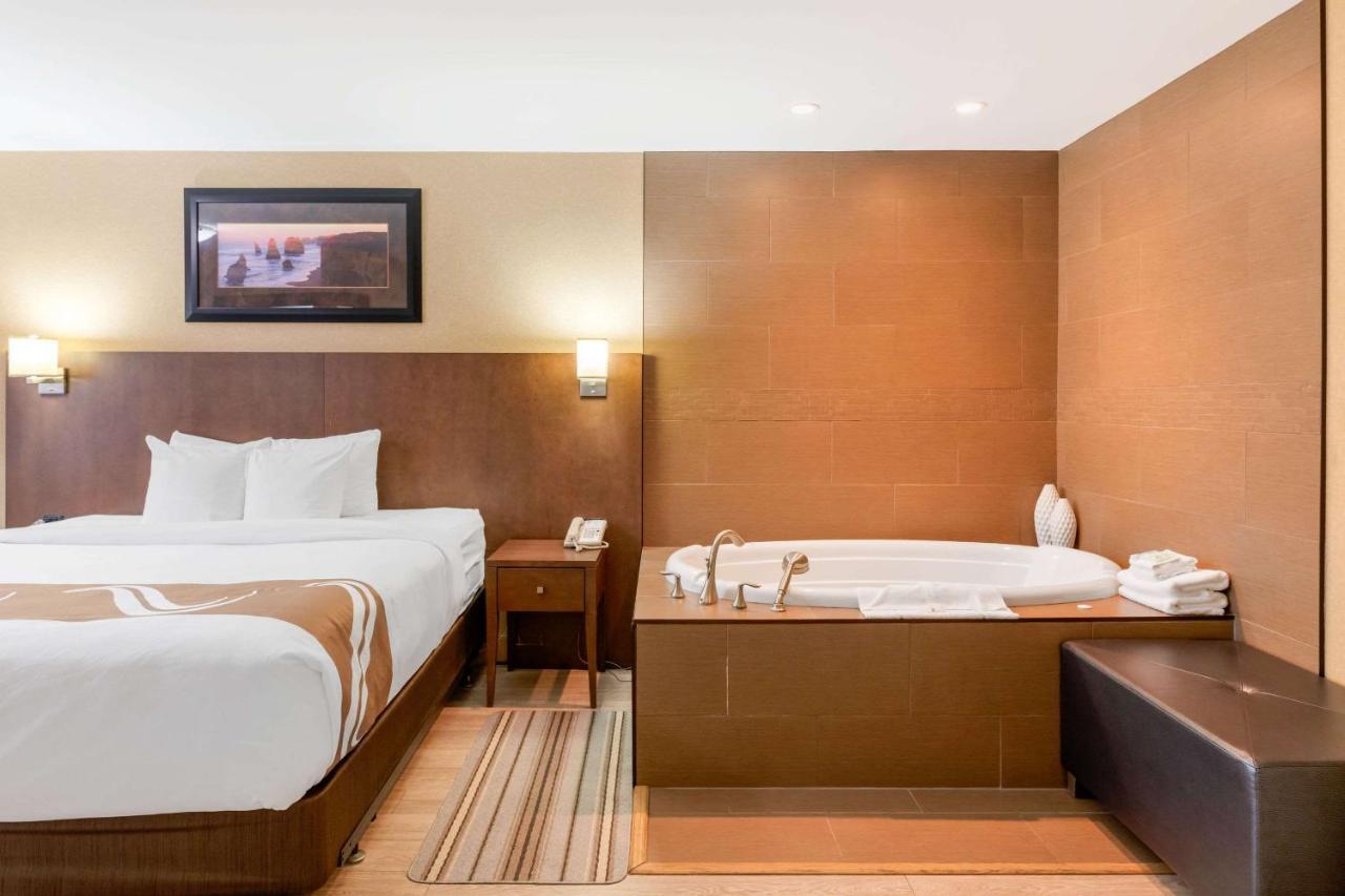 Cornwall Quality Inn & Suites מראה חיצוני תמונה