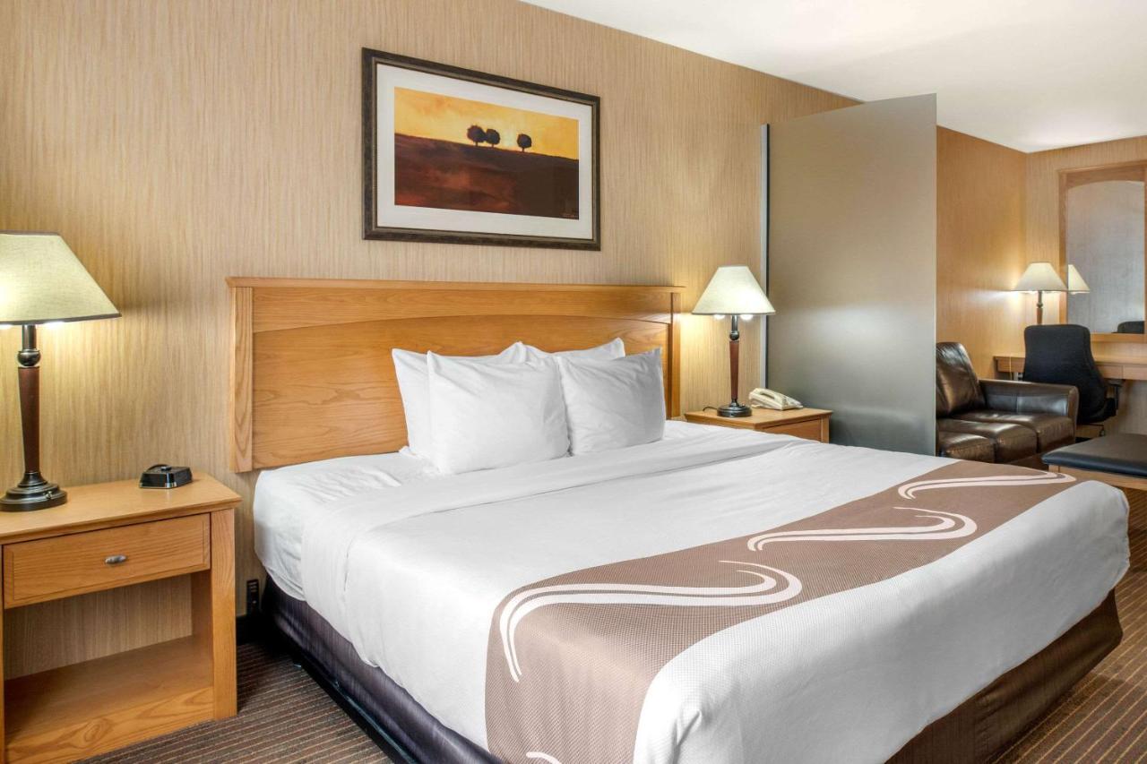 Cornwall Quality Inn & Suites מראה חיצוני תמונה
